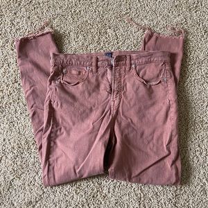 GAP True Skinny, High-Rise, Raw-Hem Salmon Jean ✨